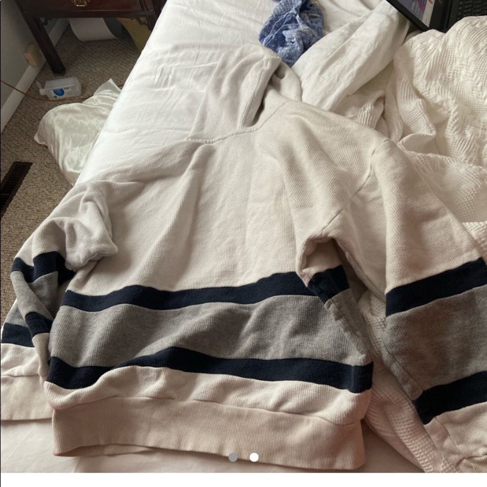 adidas hockey sweatshirt size l